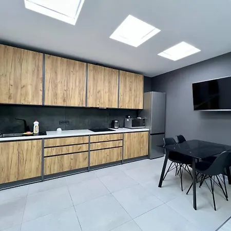 44-Pearl Minimalist Apartment * Odesa