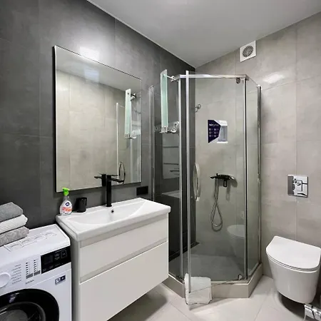 44-Pearl Minimalist Apartment Apartment